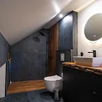 Korter Vanalinna Peataenaval Apartman *