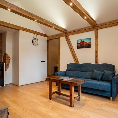 Korter Vanalinna Peataenaval Apartman *